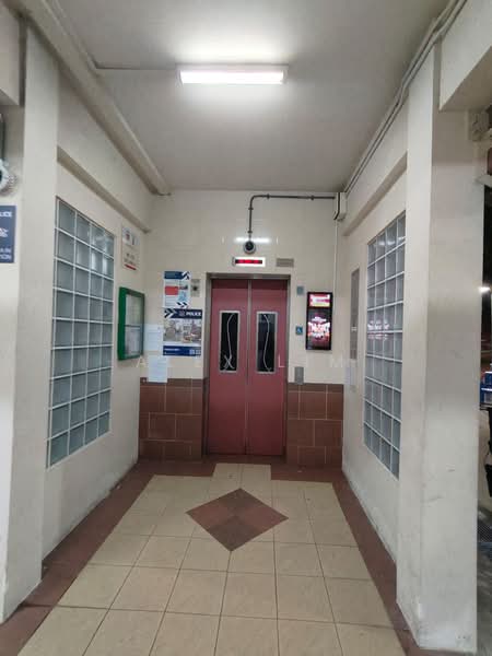 227 Yishun Street 21, 227 Yishun Street 21, Sembawang / Yishun, Room Rental, 100 sqft, HDB Flat For Rent, by Alex Lim, 500207339 - Lobby - PropertyGuru.com.sg