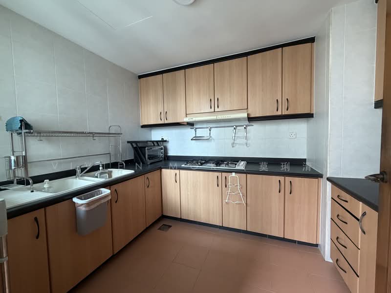 Palm Gardens, 2D Hong San Walk, 2 Bedrooms, 958 sqft, Condominium For Rent, by Vivien Mok (莫琍清), 500207355 - Kitchen - PropertyGuru.com.sg