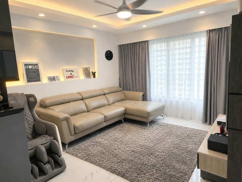 82B Circuit Road, 82B Circuit Road, 3 Bedrooms, 1,001 sqft, HDB Flat For Sale, by Eugene Aw, 500207367 - Living Room - PropertyGuru.com.sg