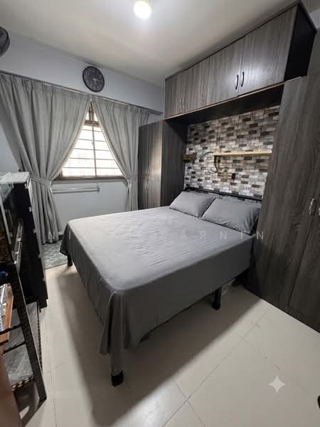 180A Marsiling Road, 180A Marsiling Road, 2 Bedrooms, 721 sqft, HDB Flat For Sale, by Nirna Sarnin, 500207368 - Master Bedroom - PropertyGuru.com.sg