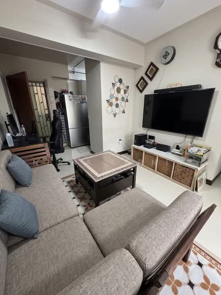 180A Marsiling Road, 180A Marsiling Road, 2 Bedrooms, 721 sqft, HDB Flat For Sale, by Nirna Sarnin, 500207368 - Living Room - PropertyGuru.com.sg