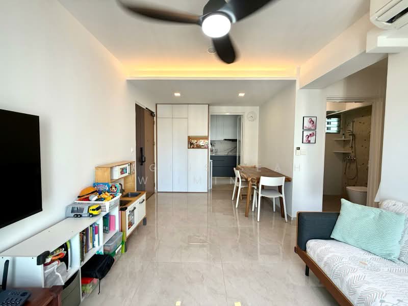30 Margaret Drive, 30 Margaret Drive, 2 Bedrooms, 667 sqft, HDB Flat For Sale, by Sergius Seah Weiming, 500207369 - Living Room - PropertyGuru.com.sg