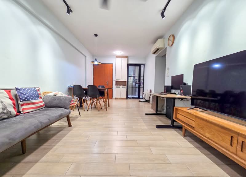 376A Hougang Street 32, 376A Hougang Street 32, 3 Bedrooms, 990 sqft, HDB Flat For Sale, by Marcella Yong 杨惠晴, 500207387 - Living Room - PropertyGuru.com.sg