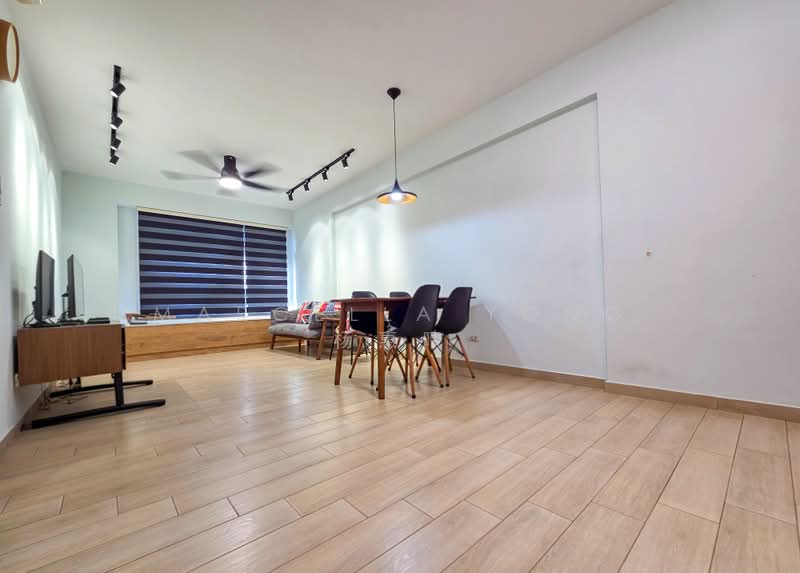 376A Hougang Street 32, 376A Hougang Street 32, 3 Bedrooms, 990 sqft, HDB Flat For Sale, by Marcella Yong 杨惠晴, 500207387 - Living Room - PropertyGuru.com.sg