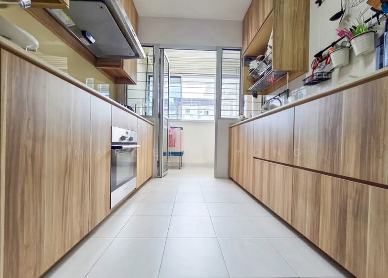 376A Hougang Street 32, 376A Hougang Street 32, 3 Bedrooms, 990 sqft, HDB Flat For Sale, by Marcella Yong 杨惠晴, 500207387 - Kitchen - PropertyGuru.com.sg