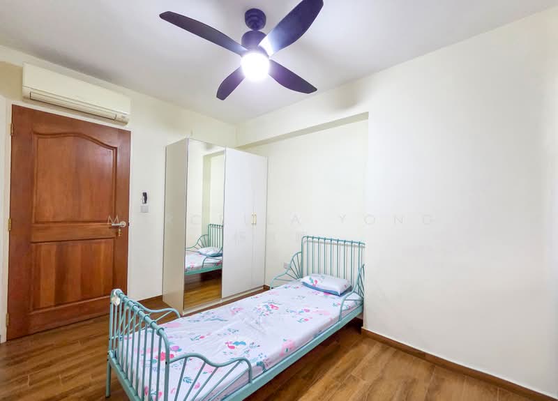 376A Hougang Street 32, 376A Hougang Street 32, 3 Bedrooms, 990 sqft, HDB Flat For Sale, by Marcella Yong 杨惠晴, 500207387 - Bedroom - PropertyGuru.com.sg