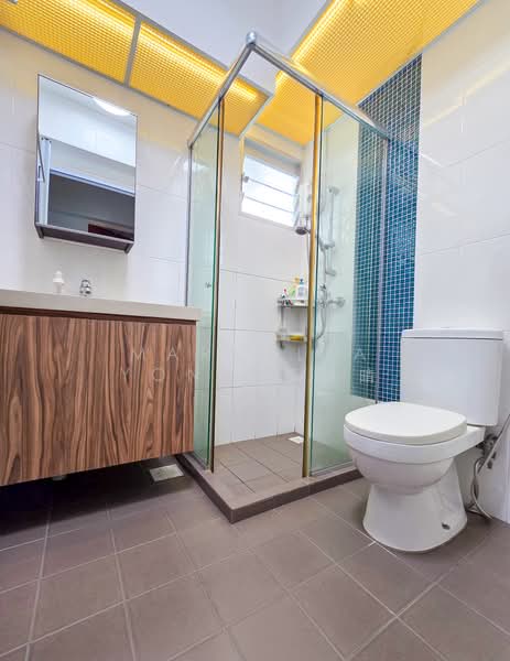 376A Hougang Street 32, 376A Hougang Street 32, 3 Bedrooms, 990 sqft, HDB Flat For Sale, by Marcella Yong 杨惠晴, 500207387 - Bathroom - PropertyGuru.com.sg