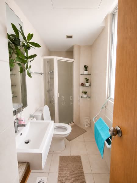 Astor, 51C Lengkong Empat, 3 Bedrooms, 1,173 sqft, Condominium For Sale, by Lawrence Quek, 500207392 - Common Bathroom - PropertyGuru.com.sg
