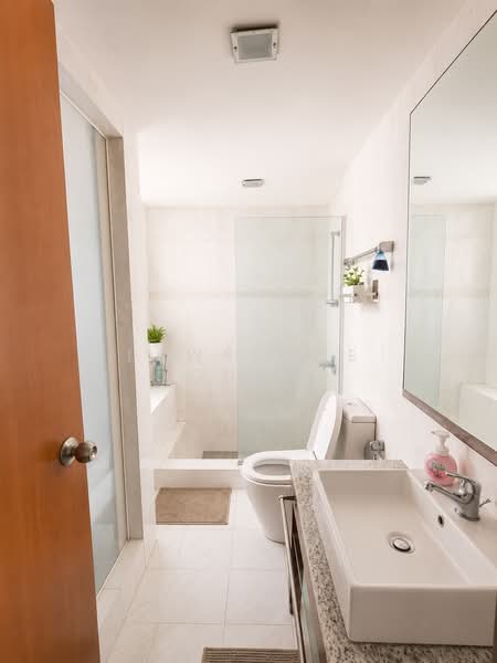 Astor, 51C Lengkong Empat, 3 Bedrooms, 1,173 sqft, Condominium For Sale, by Lawrence Quek, 500207392 - Master Bathroom - PropertyGuru.com.sg