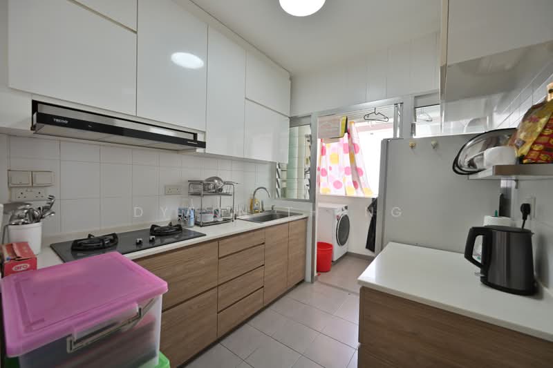 212B Punggol Walk, 212B Punggol Walk, 2 Bedrooms, 721 sqft, HDB Flat For Sale, by Dyann Thong, 500207396 - Kitchen - PropertyGuru.com.sg