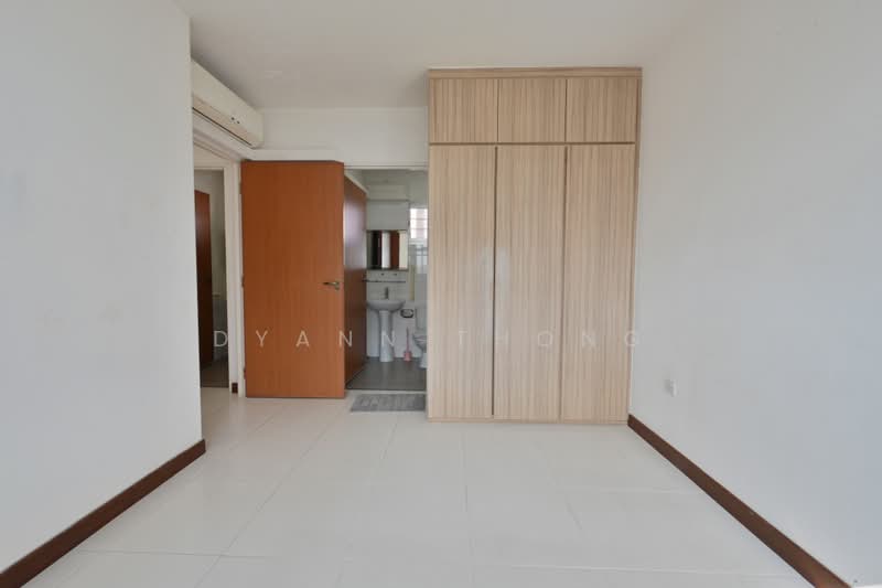 212B Punggol Walk, 212B Punggol Walk, 2 Bedrooms, 721 sqft, HDB Flat For Sale, by Dyann Thong, 500207396 - Bathroom - PropertyGuru.com.sg