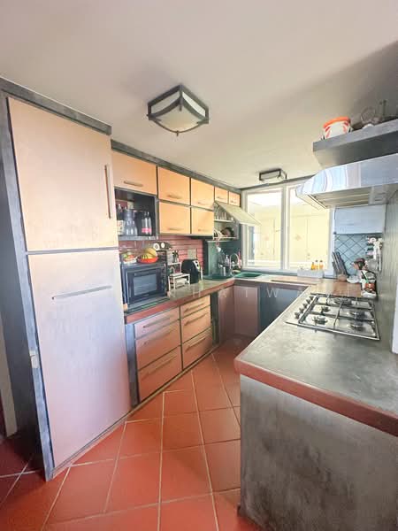 The Tropica, 61 Tampines Avenue 1, 4 Bedrooms, 1,518 sqft, Condominium For Sale, by Priti Khatwani, 500207402 - Kitchen - PropertyGuru.com.sg