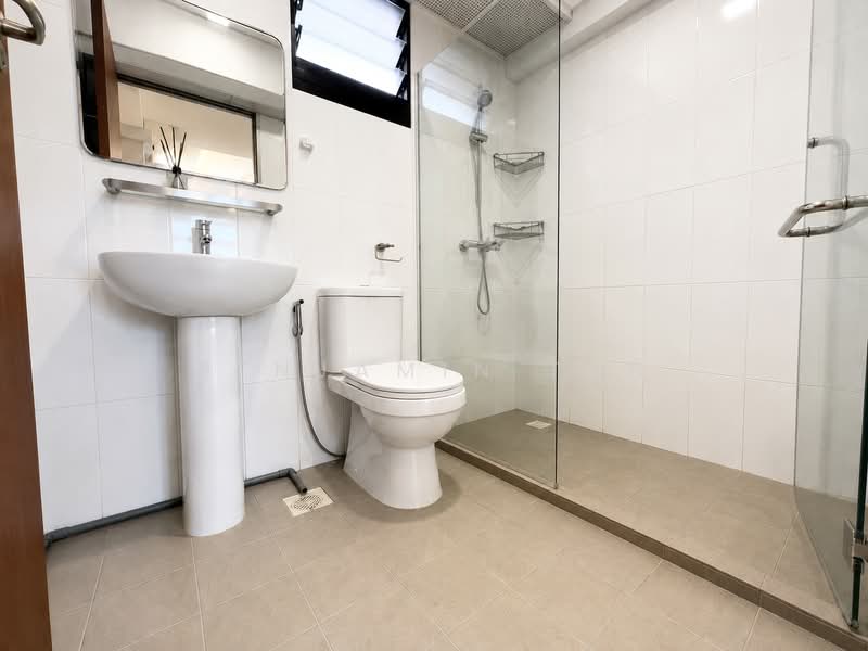 507A Yishun Avenue 4, 507A Yishun Avenue 4, 3 Bedrooms, 1,001 sqft, HDB Flat For Sale, by Benjamin Tan, 500207406 - Master Bathroom - PropertyGuru.com.sg