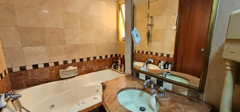 Villa Marina, 25 Jalan Sempadan, 3 Bedrooms, 1,130 sqft, Condominium For Sale, by James Yeo, 500207408 - Bathroom - PropertyGuru.com.sg