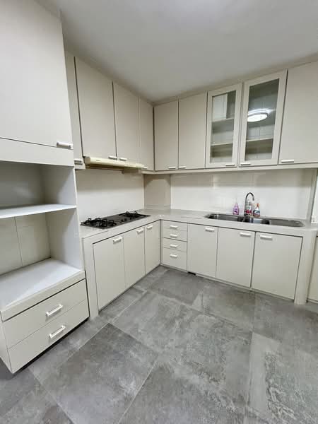 155 Gangsa Road, 155 Gangsa Road, 4 Bedrooms, 1,506 sqft, HDB Flat For Rent, by Bryan Wee, 500207409 - Kitchen area - PropertyGuru.com.sg