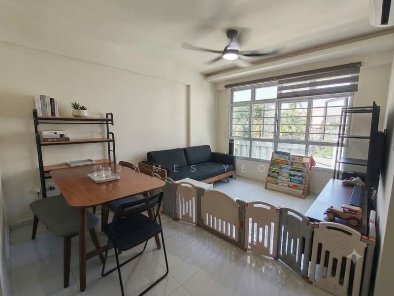 188C Bedok North Street 4, 188C Bedok North Street 4, 3 Bedrooms, 1,001 sqft, HDB Flat For Sale, by James Yeo, 500207412 - Living Room - PropertyGuru.com.sg
