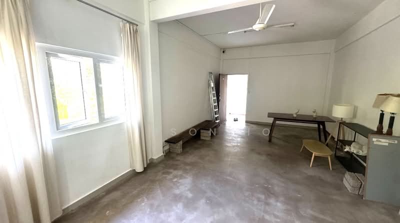 Landed house studio - 7 minutes walk to Telok Blangah, , Studio, 400 sqft, Terraced House For Rent, by Gibson Ho, 500207413 - Living Room - PropertyGuru.com.sg