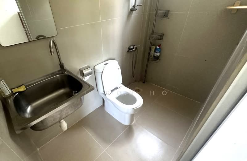 Landed house studio - 7 minutes walk to Telok Blangah, , Studio, 400 sqft, Terraced House For Rent, by Gibson Ho, 500207413 - Bathroom - PropertyGuru.com.sg