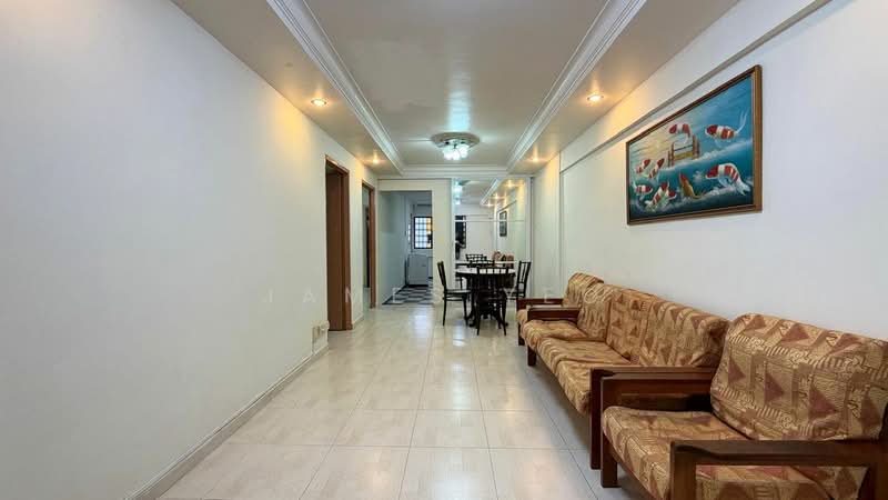 227 Bukit Batok Central, 227 Bukit Batok Central, 2 Bedrooms, 721 sqft, HDB Flat For Sale, by James Yeo, 500207421 - Living Room - PropertyGuru.com.sg