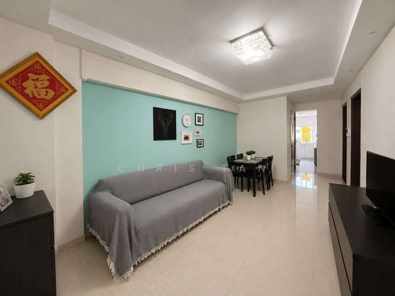 861 Yishun Avenue 4, 861 Yishun Avenue 4, 2 Bedrooms, 796 sqft, HDB Flat For Sale, by Chris Tan, 500207422 - Living Room - PropertyGuru.com.sg