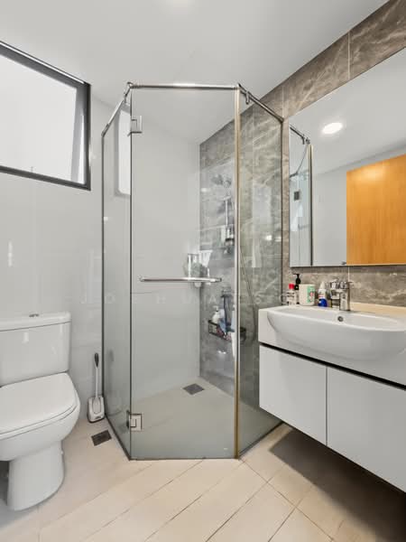 La Fiesta, 66 Sengkang Square, 2 Bedrooms, 753 sqft, Condominium For Sale, by Joshua Soh, 500207429 - Bathroom - PropertyGuru.com.sg