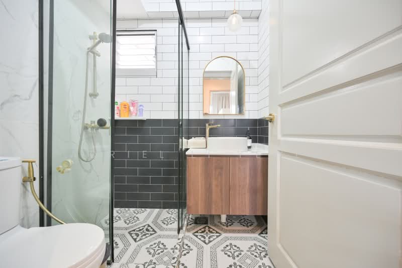 229B Sumang Lane, 229B Sumang Lane, 4 Bedrooms, 1,216 sqft, HDB Flat For Sale, by Adriel Li Yewen, 500207431 - Bathroom - PropertyGuru.com.sg