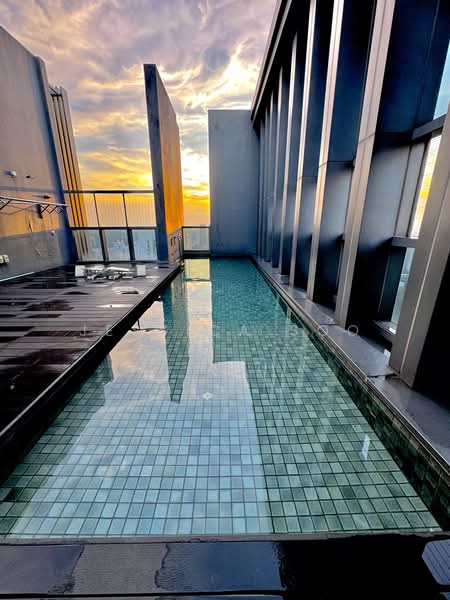Echelon, 7 Alexandra View, 5 Bedrooms, 4,047 sqft, Condominium For Rent, by Jessica Soo, 500207433 - Pool - PropertyGuru.com.sg