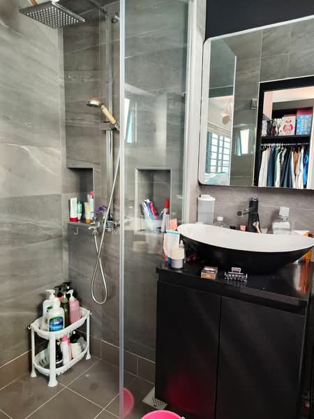 109 Pasir Ris Street 11, 109 Pasir Ris Street 11, 4 Bedrooms, 1,324 sqft, HDB Flat For Sale, by James Yeo, 500207434 - Bathroom - PropertyGuru.com.sg