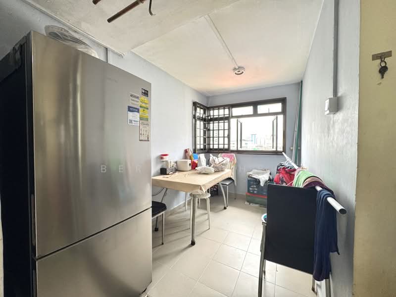 51 Lorong 6 Toa Payoh, 51 Lorong 6 Toa Payoh, 2 Bedrooms, 786 sqft, HDB Flat For Sale, by Bernie Cheo, 500207436 - Kitchen - PropertyGuru.com.sg