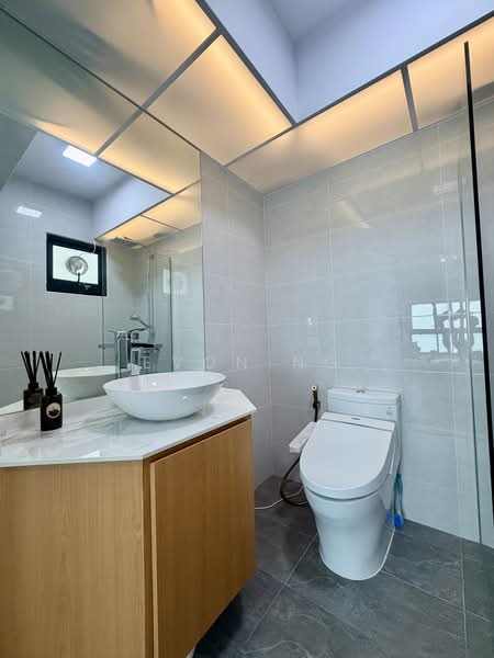 420C Northshore Drive, 420C Northshore Drive, 3 Bedrooms, 1,237 sqft, HDB Flat For Sale, by Evon Ng, 500207438 - Master Bathroom - PropertyGuru.com.sg