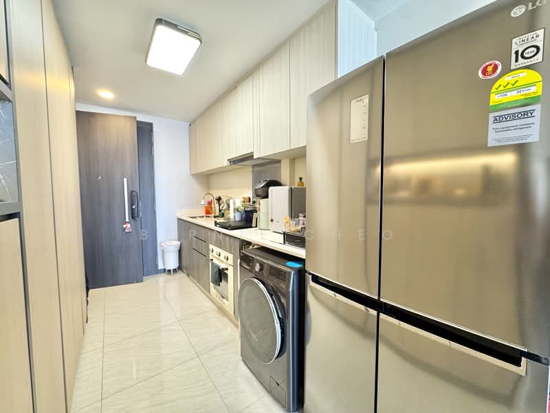 Gem Residences, , 2 Bedrooms, 678 sqft, Condominium For Sale, by Bernie Cheo, 500207446 - Kitchen - PropertyGuru.com.sg