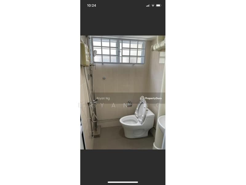 61 Telok Blangah Heights, 61 Telok Blangah Heights, 2 Bedrooms, 721 sqft, HDB Flat For Rent, by Bryan Ng, 500207455 - Bathroom - PropertyGuru.com.sg