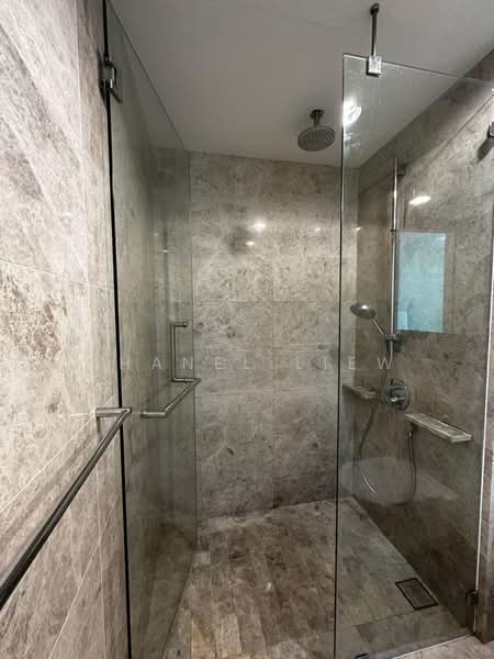 One Shenton, 1 Shenton Way, 1 Bedroom, 1,001 sqft, Condominium For Sale, by Shanel Liew, 500207456 - Bathroom - PropertyGuru.com.sg