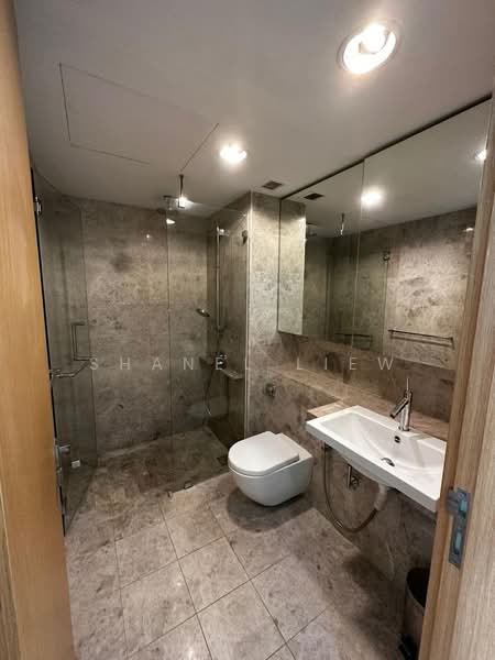 One Shenton, 1 Shenton Way, 1 Bedroom, 1,001 sqft, Condominium For Sale, by Shanel Liew, 500207456 - Bathroom - PropertyGuru.com.sg