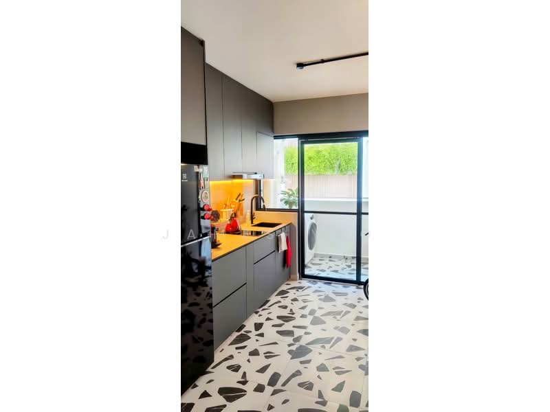 665A Punggol Drive, 665A Punggol Drive, 3 Bedrooms, 1,001 sqft, HDB Flat For Sale, by James Yeo, 500207461 - Kitchen - PropertyGuru.com.sg