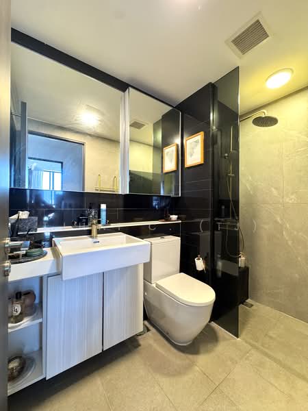Gem Residences, , 2 Bedrooms, 678 sqft, Condominium For Sale, by TJHAI C. (TJ), 500207466 - Bathroom - PropertyGuru.com.sg