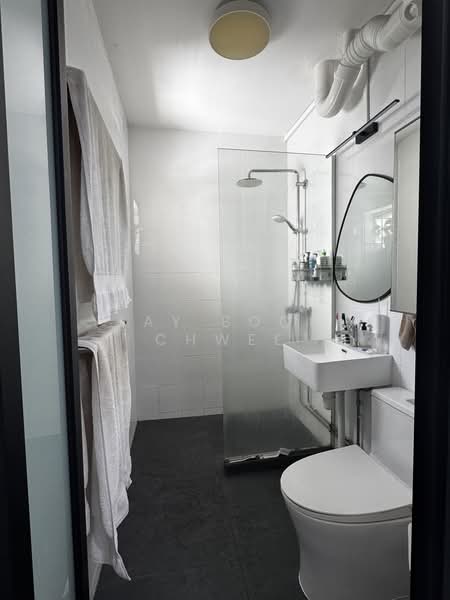 115 Pending Road, 115 Pending Road, 3 Bedrooms, 1,109 sqft, HDB Flat For Sale, by Tay Boon Chwee, 500207472 - Bathroom - PropertyGuru.com.sg