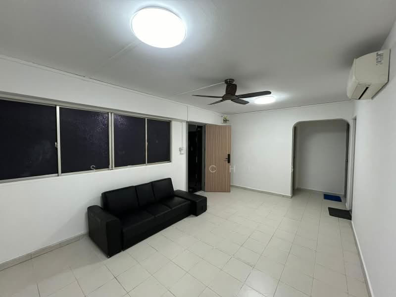207 Petir Road, 207 Petir Road, 3 Bedrooms, 905 sqft, HDB Flat For Sale, by Sheila Chung, 500207474 - Living Room - PropertyGuru.com.sg