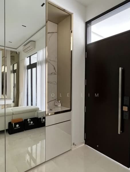 Renovated 3.5 Storey at Luxus Hill, with Lift, 1km to Rosyth, NS facing, Auspicious number!, Luxus Hill Drive, Seletar Green Ave, Luxus Hill Ave, 5 Bedrooms, 3,750 sqft, Terraced House For Sale, by Vicole Lim, 500207476 - Entrance - PropertyGuru.com.sg