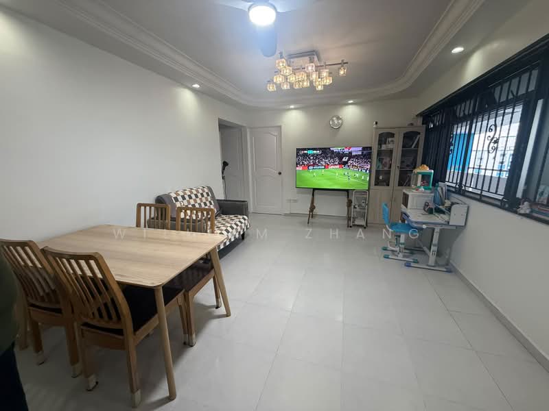 688C Choa Chu Kang Crescent, 688C Choa Chu Kang Crescent, 3 Bedrooms, 969 sqft, HDB Flat For Sale, by William Zhang, 500207481 - Living Room - PropertyGuru.com.sg