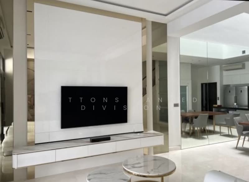 Renovated 3.5 storey Luxus Hill Terrace, 1km to Rosyth, NS facing, 8 Luxus Hill Drive, 5 Bedrooms, 3,750 sqft, Terraced House For Sale, by Vicole Lim, 500207486 - Living Room - PropertyGuru.com.sg