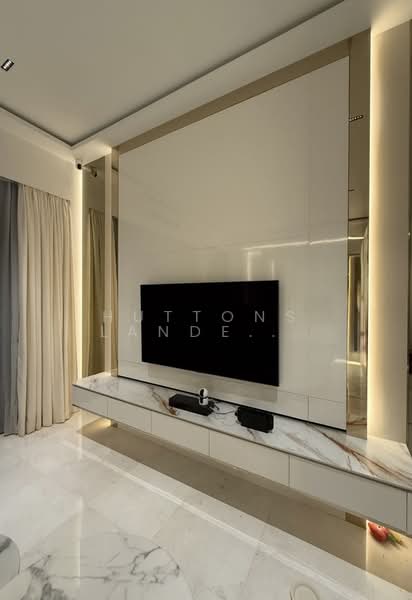 Renovated 3.5 storey Luxus Hill Terrace, 1km to Rosyth, NS facing, 8 Luxus Hill Drive, 5 Bedrooms, 3,750 sqft, Terraced House For Sale, by Vicole Lim, 500207486 - Living Room - PropertyGuru.com.sg