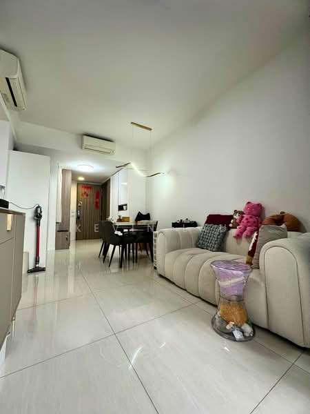 ❤️ FIRESALE Undervalue 2 Bedroom High Unblock view move in ready Bishan Condo ❤️, , 2 Bedrooms, 829 sqft, Condominium For Sale, by Kevin Lau, 500207496 - Living Room - PropertyGuru.com.sg