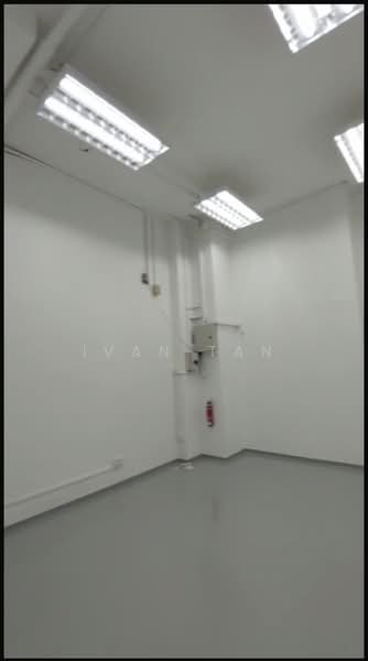 Midview Building, 50 Bukit Batok Street 23, 300 sqft, Light Industrial (B1) For Rent, by Ivan Tan, 500207500 - Interior - CommercialGuru.com.sg