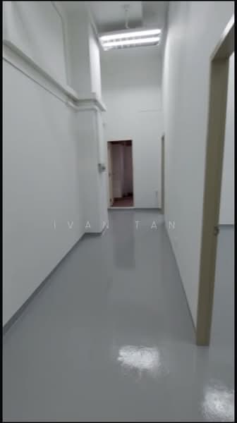 Midview Building, 50 Bukit Batok Street 23, 300 sqft, Light Industrial (B1) For Rent, by Ivan Tan, 500207500 - Corridor - CommercialGuru.com.sg
