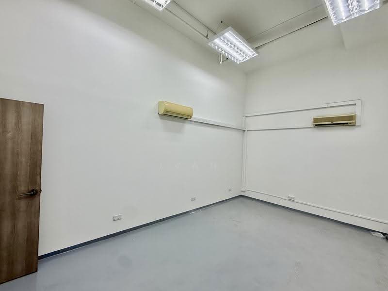 Midview Building, 50 Bukit Batok Street 23, Dairy Farm / Bukit Panjang / Choa Chu Kang, 300 sqft, Light Industrial (B1) For Rent, by Ivan Tan, 500207500 - Interior - CommercialGuru.com.sg