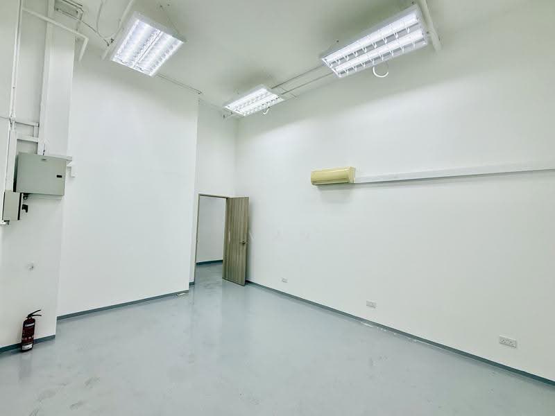 Midview Building, 50 Bukit Batok Street 23, Dairy Farm / Bukit Panjang / Choa Chu Kang, 300 sqft, Light Industrial (B1) For Rent, by Ivan Tan, 500207500 - Interior - CommercialGuru.com.sg