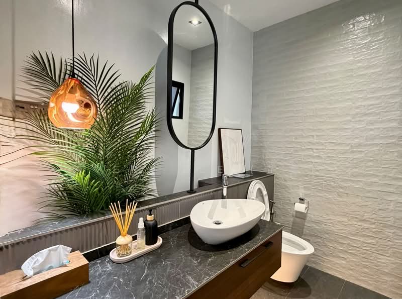D19 Serangoon Central, NEX Mall, Kovan, Hong lee place too chu kang Serangoon mrt, 4 Bedrooms, 1,614 sqft, Terraced House For Sale, by Avery Lee (芷芸), 500207516 - Bathroom - PropertyGuru.com.sg
