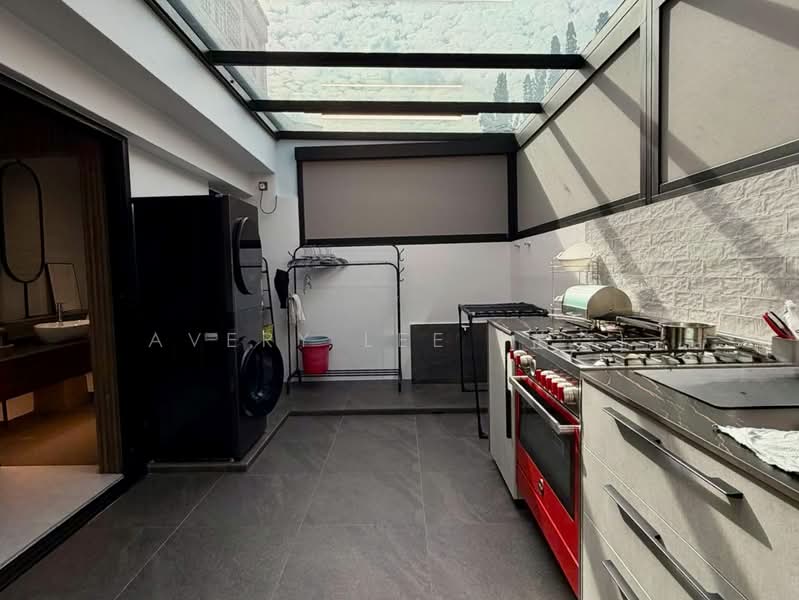 D19 Serangoon Central, NEX Mall, Kovan, Hong lee place too chu kang Serangoon mrt, 4 Bedrooms, 1,614 sqft, Terraced House For Sale, by Avery Lee (芷芸), 500207516 - Kitchen - PropertyGuru.com.sg