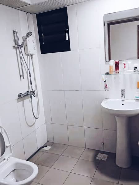 467B Bukit Batok West Avenue 9, 467B Bukit Batok West Avenue 9, Room Rental, 120 sqft, HDB Flat For Rent, by Kim Zhuang, 500207526 - Bathroom - PropertyGuru.com.sg